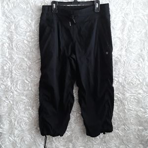 Lululemon Studio Capri Black Pants Sz. 6